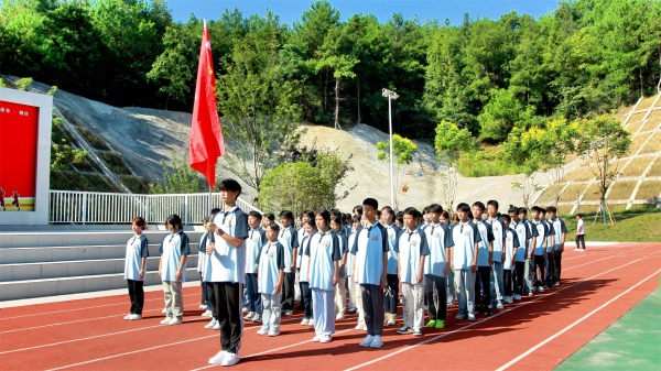 淬煉青春，筑夢國防——中職畢業參軍的光榮之路