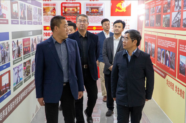 校校攜手促發(fā)展共譜職教新篇章——井岡山大學(xué)校黨委副書記肖宜安一行蒞臨貴陽新華電腦中等職業(yè)學(xué)校參觀交流